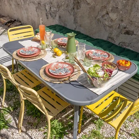 アパート T3 63m2 - L'atypique Et Son Jardin De 350m2 Au Coeur De ディーニュ・レ・バン